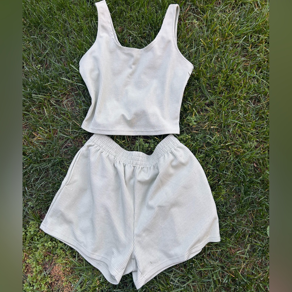 Minty green athletic set